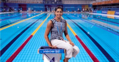 Shikha Tandon with medal at pool