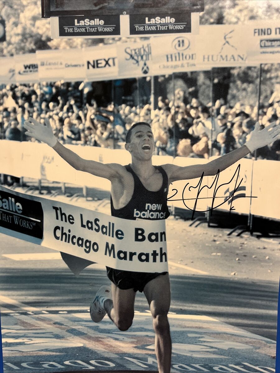 Khalid Khannouchi wins Chicago Marathon