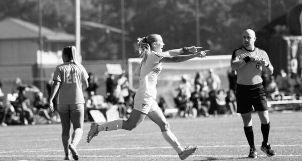 Liv Brunzell soccer